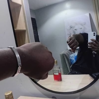 KelvinIbeakanma's profile picture. I'm from ROYALTY 🫅/A professional(UNISEX )fashion designer ✂️🪡/mobile video grapher, content creator 📸/30BG❤️/ https://t.co/rVguKU82xj