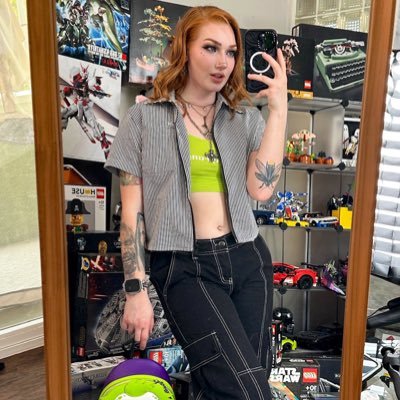 laika038's profile picture. life is but a dream (~};)