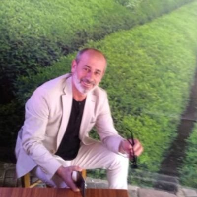 ali_incebay's profile picture. Rt hesabım @umudumo_
Biz başka severdik o yüzden başka sevmedik
