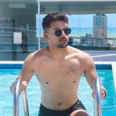 obi_WAN_quenobi's profile picture. Melancolia suada, caos íntimo, música, desejos  e pensamentos aleatórios … o caos em forma de gente 🫦