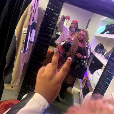 YayaSoFine's profile picture. herphanie.