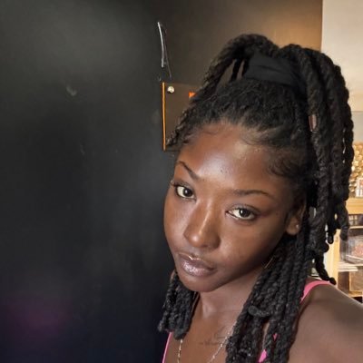 MyrahByrah's profile picture. True to myself. ♉️ Nerd