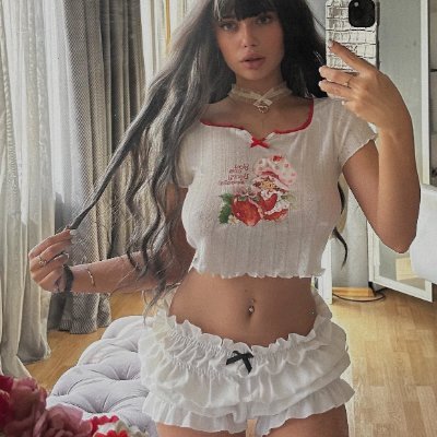 ngsfr87146933's profile picture. 19 ✨ marketing, soft soul with edges still forming