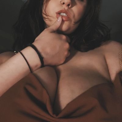 tbhnicolexx's profile picture. || findom financial advisor, $30 dm fee || welcome to the dark side 🕸