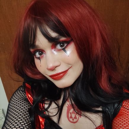 anadelemon's profile picture. ꉣ Panssexual 🌈
Bruxa & Tarológa ♦️♣️
Publicitária | Designer | Artista | Fotógrafa