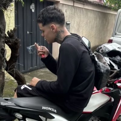 ogpariss's profile picture. 