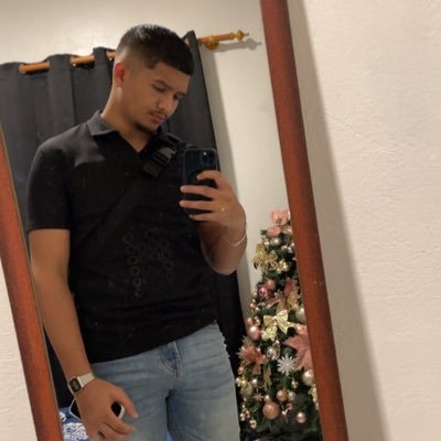 obitose's profile picture. Faded.