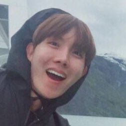 andjesusfreaks's profile picture. 스물하나 우리 엄마의 이젠 다 자란 아들 | @GOLDEN__HOYA