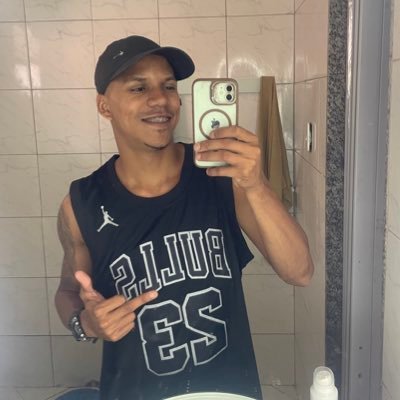 Claudinn99's profile picture. • Técnico em Acesso por corda n1 🧗‍♀️☠️ • Mecânico Montador 👨‍🔧🔩 • Pintor Escalador 🧑‍🎨 #Solteiro 😎