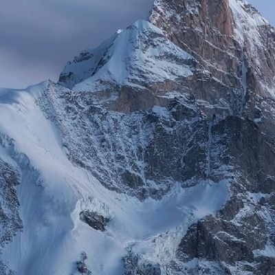 AninditaPu66299's profile picture. Berjalan di atas awan