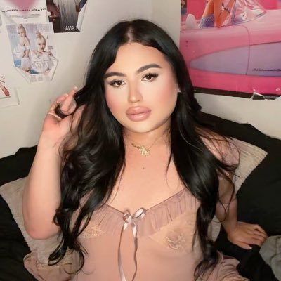 TitFuneral's profile picture. tu bizcochita ✨🇲🇽 Curvy TS 🏳️‍⚧️ MENU: https://t.co/G2mNkUmVEV no collabs / meets