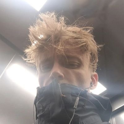 Neil_ime's profile picture. DATA Analyst📊 qui ne sait pas quoi faire de sa vie
 https://t.co/oXg4Kb61lv