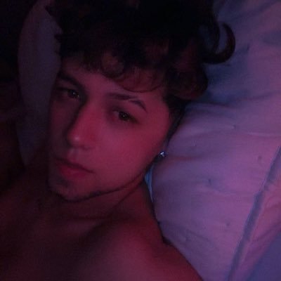 shortamarelo1's profile picture. mentiras sinceras me interessam