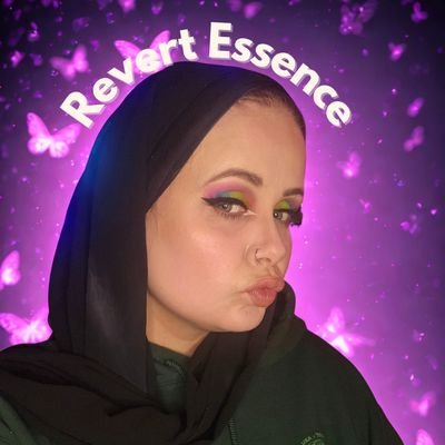 revertessence's profile picture. 📍Glasgow, UK 💚  Beauty, Perfume and Lifestyle 🌿Loves Makeup, Books and Gaming 📧 collab? | revertessenceinfo@gmail.com