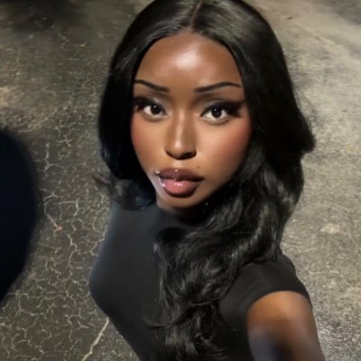 varruechexo's profile picture. 