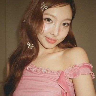 TWICE071421's profile picture. 