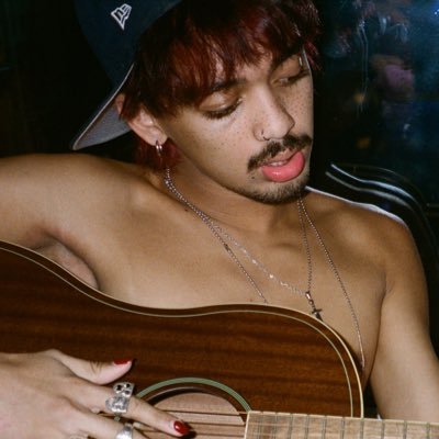 theepopprince's profile picture. 