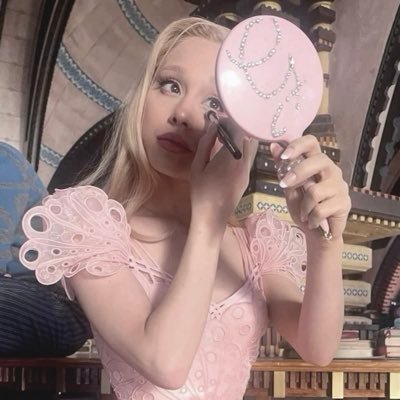 grandenationism's profile picture. aribrina truther | Leave Me Lonely’s #1 stan