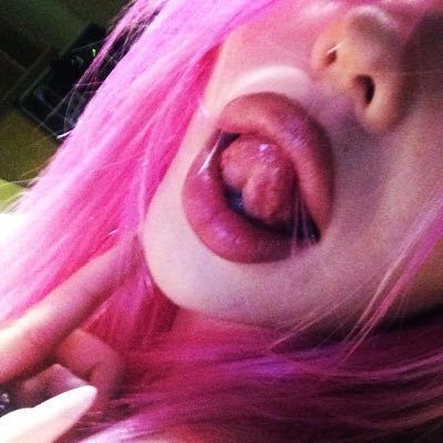 cheetakiss's profile picture. probably giving robux away ˏˋ°•*⁀➷