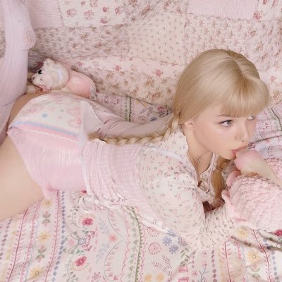 dwollheart's profile picture. 18+ mdni ♡ 23yo ABDL babygirl/mommy ⋆.𐙚 ̊ spoiled n pampered princess brat 🍼 my links below ୨୧
