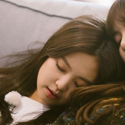 lloviatk's profile picture. #mulherdemilitar