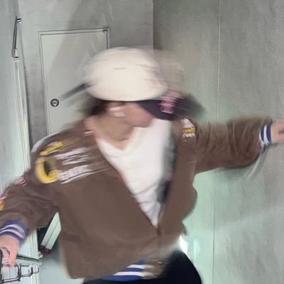 em_at57237's profile picture. 