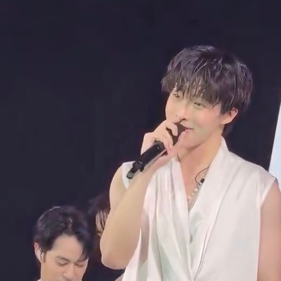 laong_Fongg's profile picture. 