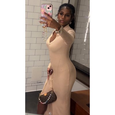 lealames_'s profile picture. cool mommiana 🥳