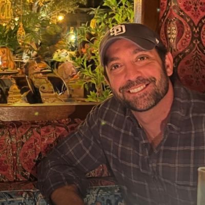 Pedramsheraf's profile picture. 