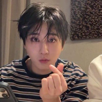 3rachalyrcs's profile picture. hanji y yo comiendo guaymallen de membrillo 💜//25// stay & zerose 🏡