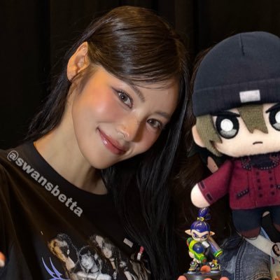 swansbetta's profile picture. 