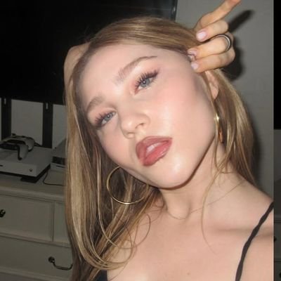 cloetuita's profile picture. Só comento o que penso, e tá tudo bem