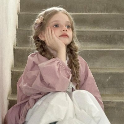 mia_28110's profile picture. In life, there are always accidentaly across the warmth, and the hope of life and growth in nature.