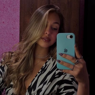 giuliagabs_'s profile picture. valar morghulis.