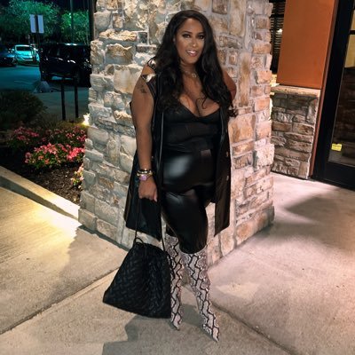 Badder_ThenYaBo's profile picture. God is within her, she will not fail💕. I’m just a girl. 🩺 🩷 Tiktok: NurseShaylynn