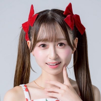 arisa25_circle's profile picture. ポジティブモンスター《@moricircle》ポジティブパープル担当🍇とひまさく《@himasakucom》ローズレッド🌹担当🌻👾 #星乃兼任　LARMEレギュラーモデルオーディションファイナリスト❤︎歌が大好き！昭和歌謡も歌えます❤︎アイドル1年生/元保育士/ギター/ よゐこ濱口さん率いるメンテナンス所属❤︎