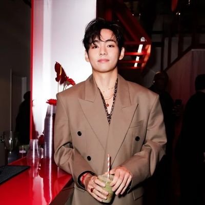 borahae3095's profile picture. 