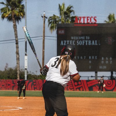 olivia_gigante's profile picture. @aztecsoftball🌴❤️🖤 Instagram: oliviagigante