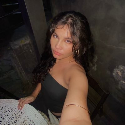 midolilyy's profile picture. Linda, louca e má.