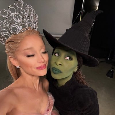 trapdoorlady's profile picture. 20! i love mike faist