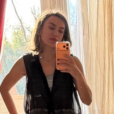 OHANZEEnm's profile picture. «و درآخر ما صرفا انسانیم، مست این خیال که عشق تنها عشق میتواند شکستگی مان را التیام دهد» PhD in biosystem mechanics