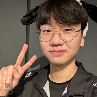 strawberrydoran's profile picture. i just do some t1 / esports stuff. for dzofpgk, gen g and viper • backup @ttalgidoran 🍓tiktok @strawberrydoran