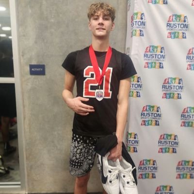 lyandinlooper's profile picture. Best player you will ever see more than dedicated