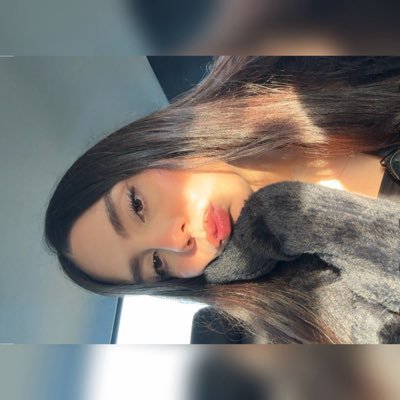 joycemaleny's profile picture. un girasol enamorado de la luna 🌻🌙