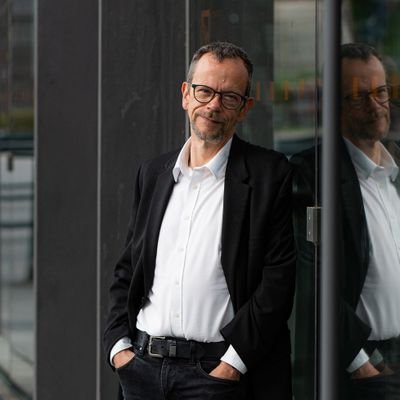 LordofKoewi's profile picture. Krankenpfleger, medizinischer Fachberater, Karvenalsjeck, Rugby-Fan 🏉 UK Lover 🇬🇧
❤️  @hoellenfuerstin ❤️