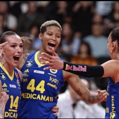 zynpovic's profile picture. Ben takım tutmam Fenerbahçeliyim