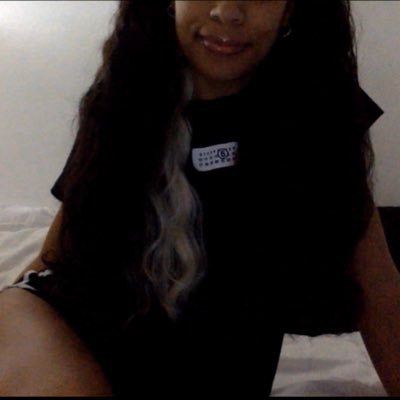 chelsthe1's profile picture. i love me.