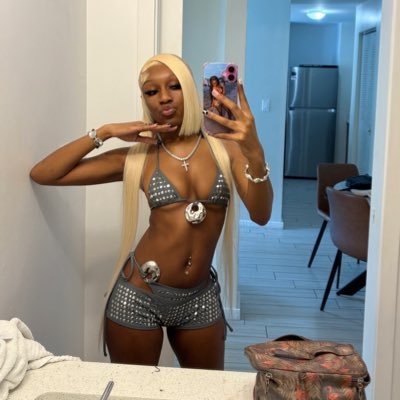 manibtw_'s profile picture. that bx ✰ . | ig : @manibtw_ |