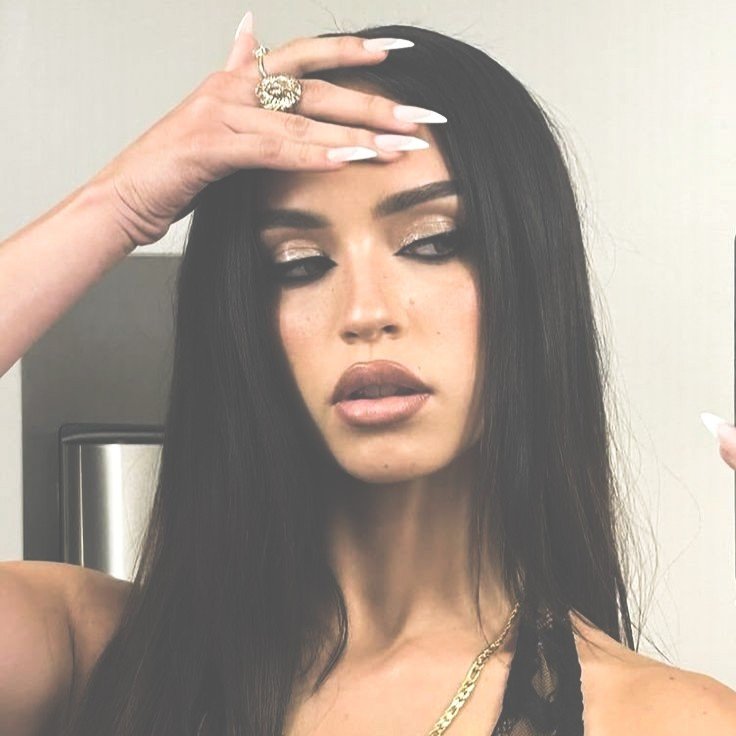 cofescen's profile picture. 🪶⠀  ──  𝖿𝗋𝖺𝗀𝖺𝗇𝖼𝗂𝖺𝗌 𝖾𝗇 𝗅𝖺 𝗌𝗈𝗆𝖻𝗋𝖺 𝖽𝖾 𝗊𝗎𝗂𝖾𝗇 𝖺𝗇̃𝗈𝗋𝖺 𝖾𝗅 𝗋𝖾𝗌𝗉𝗅𝖾𝗇𝖽𝗈𝗋 𝗈𝗍𝗈𝗇̃𝖺𝗅 𝗒 𝗅𝖺 𝗆𝖾𝗅𝖺𝗇𝖼𝗈𝗅í𝖺   Ⅶ   𝖽𝖾 𝗎𝗇 𝖼𝗈𝗋𝖺𝗓𝗈́𝗇 𝗊𝗎𝖾 𝗌𝖾 𝖽𝖾𝗌𝗁𝗈𝗃𝖺 𝖼𝗈𝗆𝗈 𝗎𝗇 𝖺𝗅𝗆𝖾𝗇𝖽𝗋𝗈.
06.（  ， 血   𝙻͟𝚅͟.