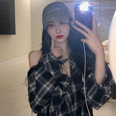 RuoxiLin0322's profile picture. Beauty, brains & a little bit of bold 💁‍♀️💎 Single 😉